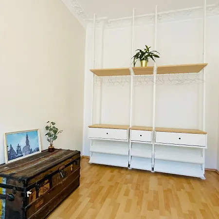 Stilvolle Altbauwohnung Am Rande Der Dresdner Neustadt Apartment