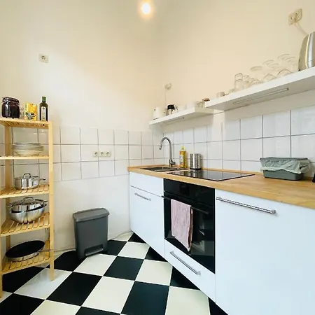 Apartment Stilvolle Altbauwohnung Am Rande Der Dresdner Neustadt Dresden