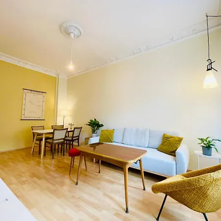 Stilvolle Altbauwohnung Am Rande Der Dresdner Neustadt