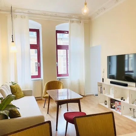 Apartment Stilvolle Altbauwohnung Am Rande Der Dresdner Neustadt
