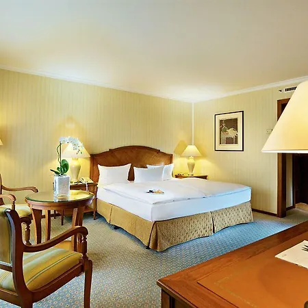 Bilderberg Bellevue 5* Drážďany