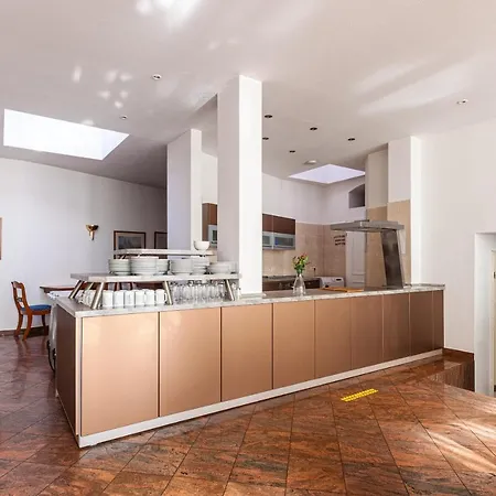 Fuer Monteure In Dresden, Mit Eigenem Bad Und Grosser Gemeinschaftskueche Guest house