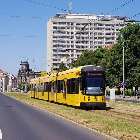 Grune Und Ruhige Lage / And Quiet Area Dresden