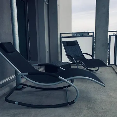 Apartment Mit Penthouse Charakter In *