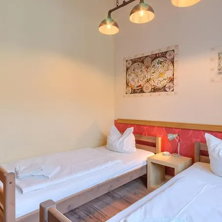 Hostel Mondpalast