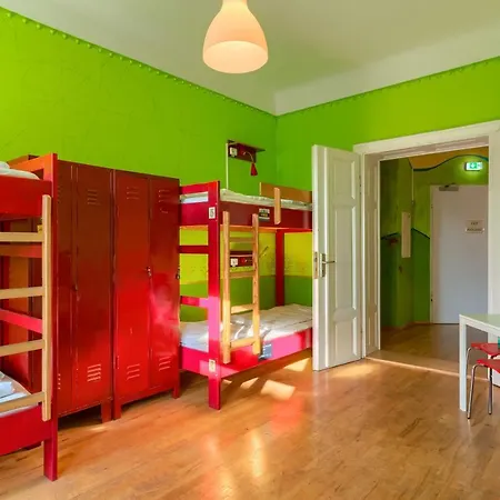 Mondpalast Hostel