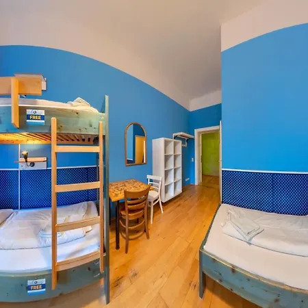 Mondpalast Hostel