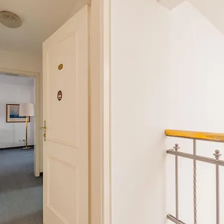 Fuer Monteure In Dresden, Mit Eigenem Bad Und Grosser Gemeinschaftskueche Guest house *