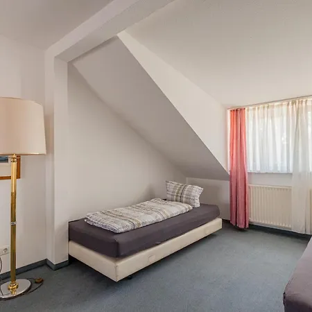 Fuer Monteure In Dresden, Mit Eigenem Bad Und Grosser Gemeinschaftskueche Guest house Dresden