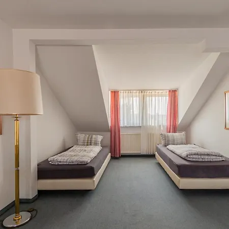 Fuer Monteure In Dresden, Mit Eigenem Bad Und Grosser Gemeinschaftskueche Guest house Dresden
