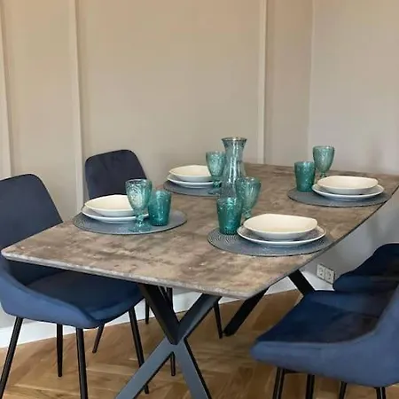 In Jugendstilvilla Am Grossen Garten I Balkone I Wlan Apartment Dresden