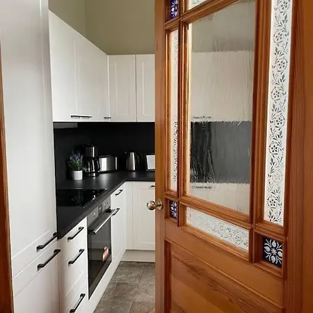 Apartment In Jugendstilvilla Am Grossen Garten I Balkone I Wlan *