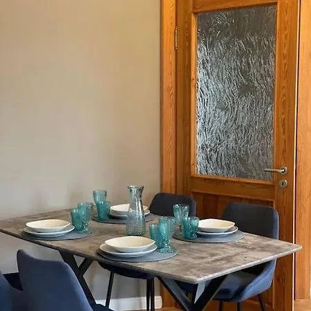 In Jugendstilvilla Am Grossen Garten I Balkone I Wlan Apartment Dresden