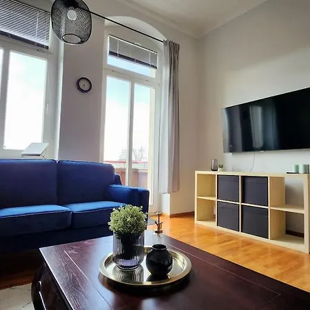 4 Raum Mit Balkon Auf 120sqm In Lage Dresden