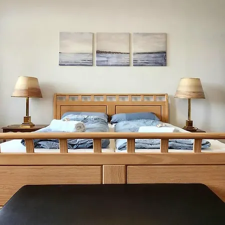 4 Raum Mit Balkon Auf 120sqm In Lage Dresden