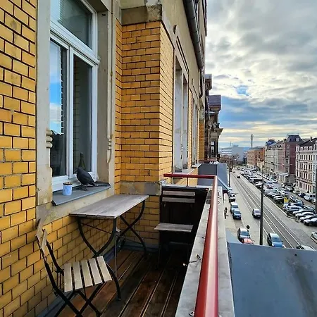 4 Raum Mit Balkon Auf 120sqm In Lage Apartment Dresden