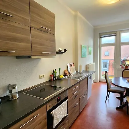 4 Raum Mit Balkon Auf 120sqm In Lage Apartment