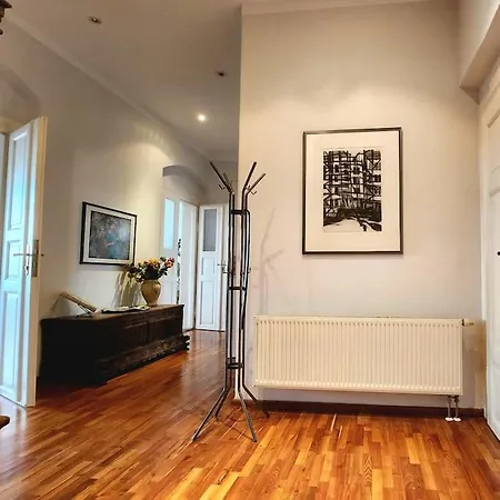 4 Raum Mit Balkon Auf 120sqm In Lage Apartment Dresden