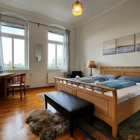 Apartment 4 Raum Mit Balkon Auf 120sqm In Lage *
