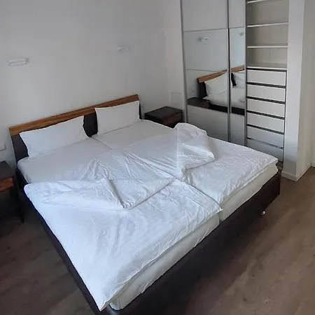 Stilvolle In Elbnaehe Mit Balkon, Parkplatz Apartment Dresden