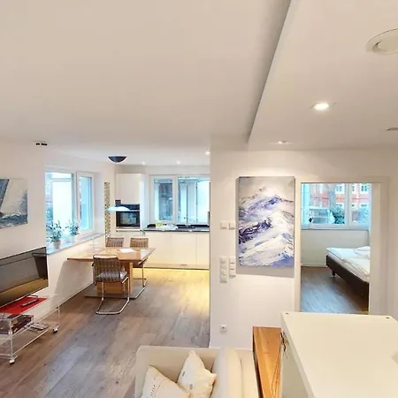 Stilvolle In Elbnaehe Mit Balkon, Parkplatz Apartment Dresden