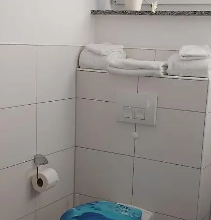 Apartment Stilvolle In Elbnaehe Mit Balkon, Parkplatz