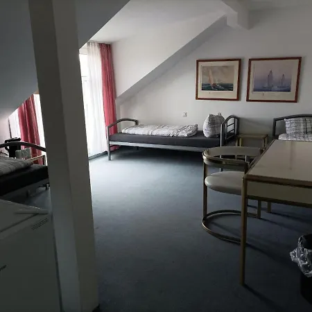 Fuer Monteure In Dresden, Mit Eigenem Bad Und Grosser Gemeinschaftskueche Guest house Dresden