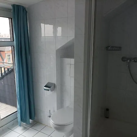 Guest house Fuer Monteure In Dresden, Mit Eigenem Bad Und Grosser Gemeinschaftskueche Dresden