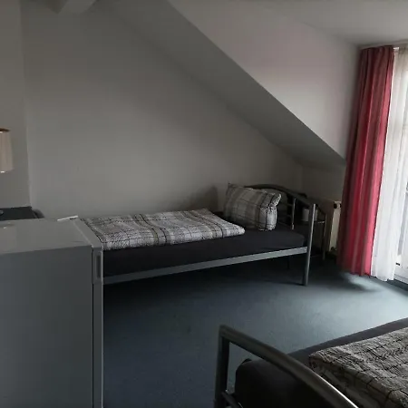 Guest house Fuer Monteure In Dresden, Mit Eigenem Bad Und Grosser Gemeinschaftskueche *