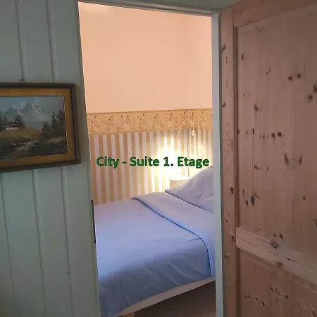 City-ferienwohnungen-dresden - Zentral Gelegen Im Haus Louisenstrasse 11 - Dresden-neustadt Апартаменты Дрезден