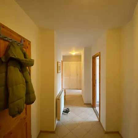 Neustadt Katy Apartment *