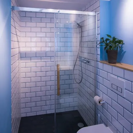 In Quiet Quarter, 20 Min To Center Apartment *
