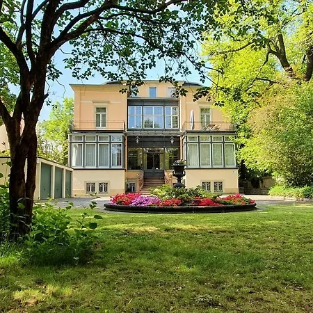 Haniel Oskar Apartment *