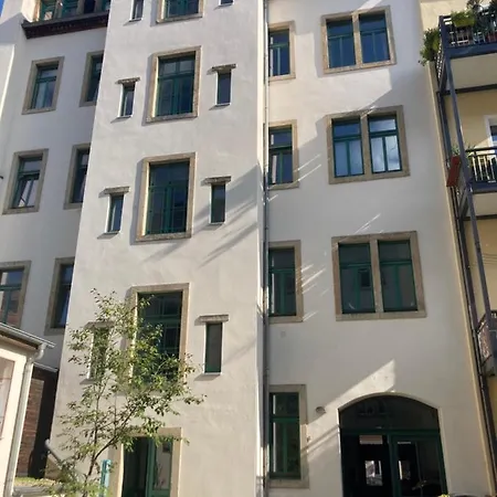Bestlage Im Hechtviertel & Frisch Saniert Dresden