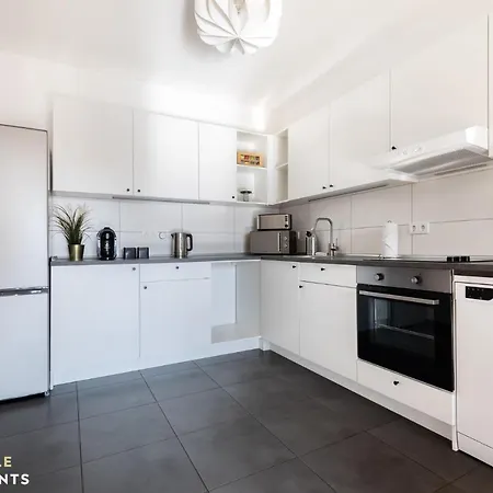 Pineapple Zwinger Ii - 70 Qm - 1x Free Parking *