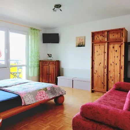 Helles Mit Balkon Am Grossen Garten Nahe Stadtzentrum Dresden