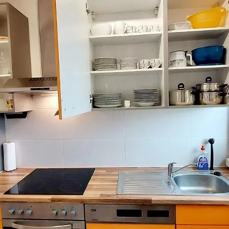 Helles Mit Balkon Am Grossen Garten Nahe Stadtzentrum Apartment *