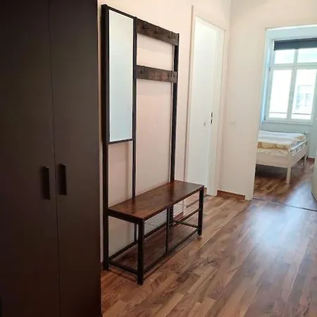 Coffeelounge: Zentrale Mit Kueche Inkl. Kaffee Dresden