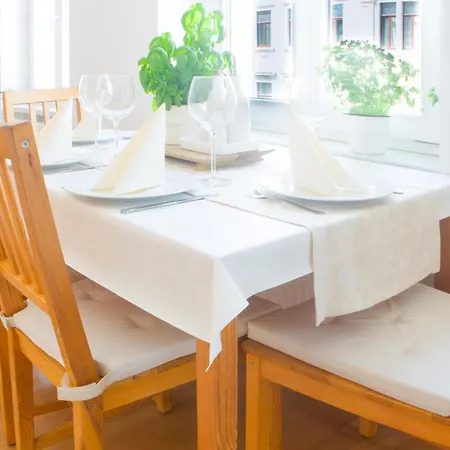Apartment 5 Min Zur Elbe, Helle Geraeumige 2-raum-whg, Neustadt, Lage
