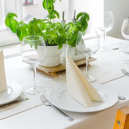 Apartment 5 Min Zur Elbe, Helle Geraeumige 2-raum-whg, Neustadt, Lage