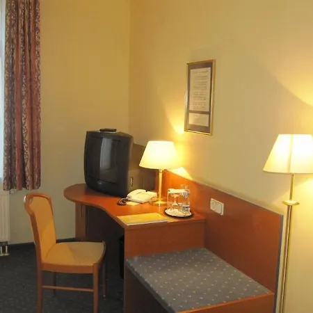 Amadeus Neustadt 3* Dresden