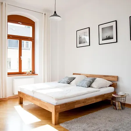 Apartment 1-raum-wohnung Zentral Gelegen