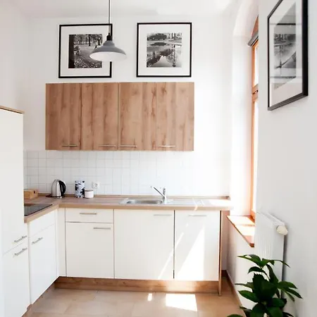 Apartment 1-raum-wohnung Zentral Gelegen