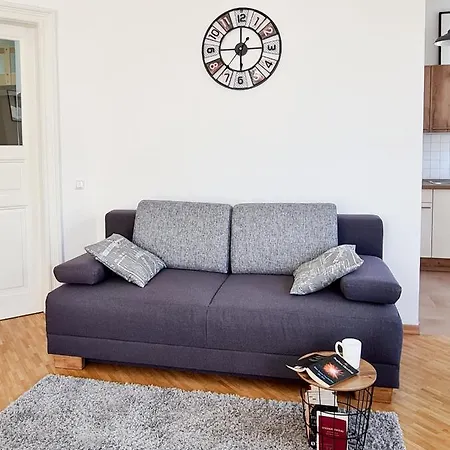 Apartment 1-raum-wohnung Zentral Gelegen
