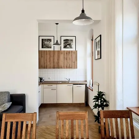 Apartment 1-raum-wohnung Zentral Gelegen *