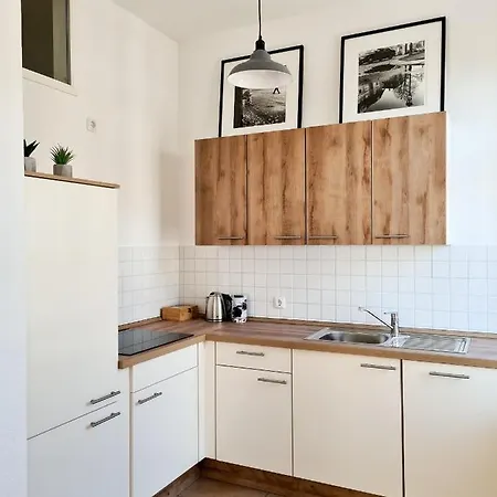 Apartment 1-raum-wohnung Zentral Gelegen *