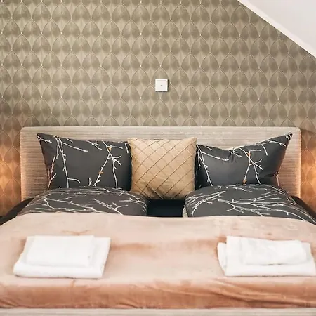 Apartmán Tip! Toplage In Dresden! Moderne 100 Qm Fuer Familien Und Kleine Gruppen *