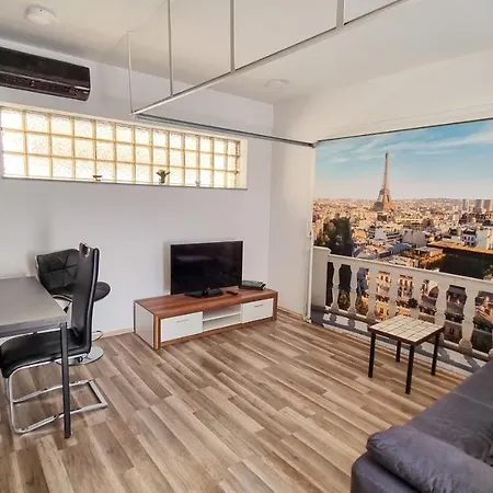 Alex Holiday home *