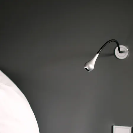 - South, An Ihg Dresden