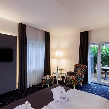 - South, An Ihg Hotell 4*
